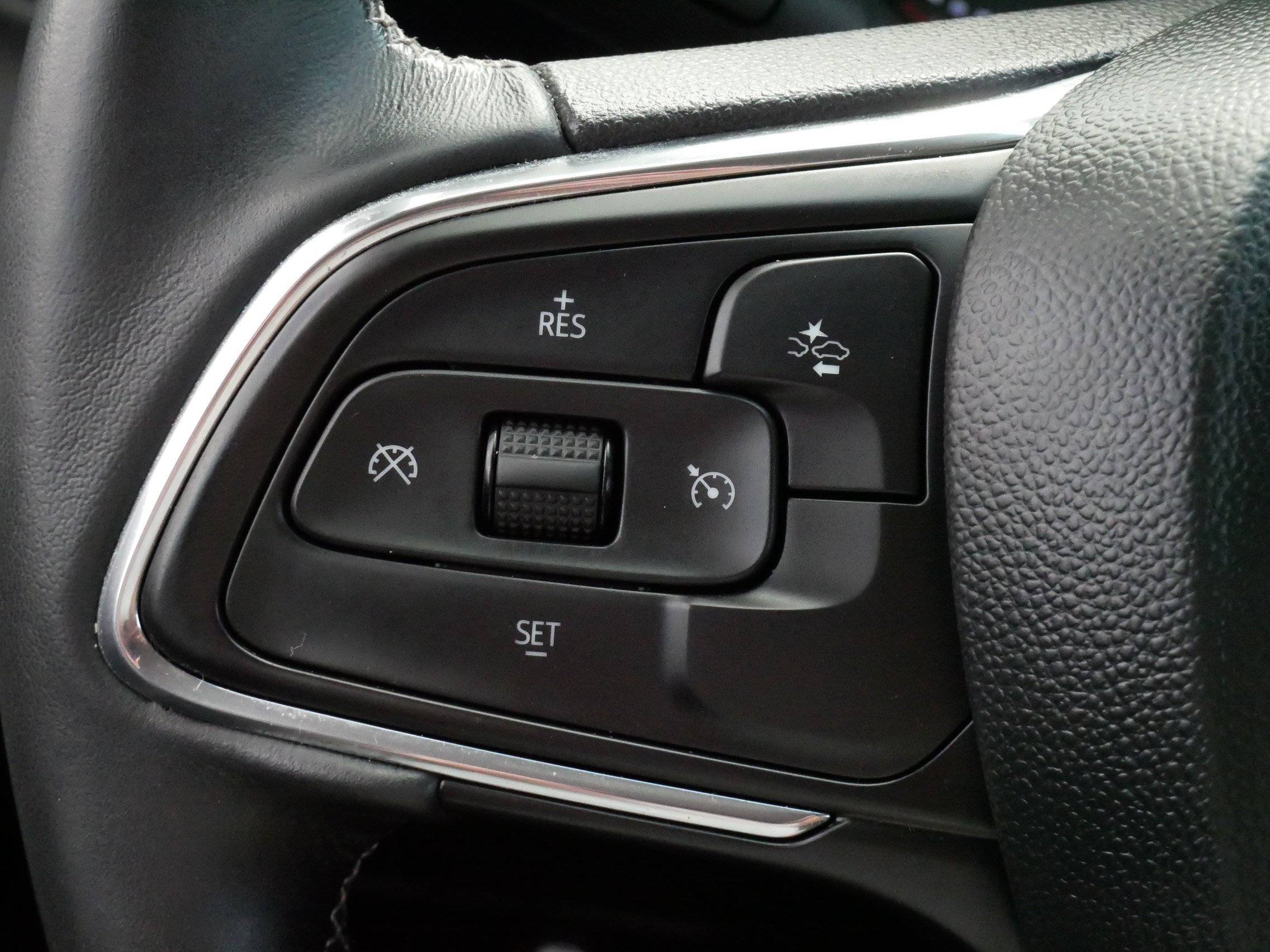 Used 2023 Buick Encore GX Select w/ Sport Touring Package AWD/4WD image 25