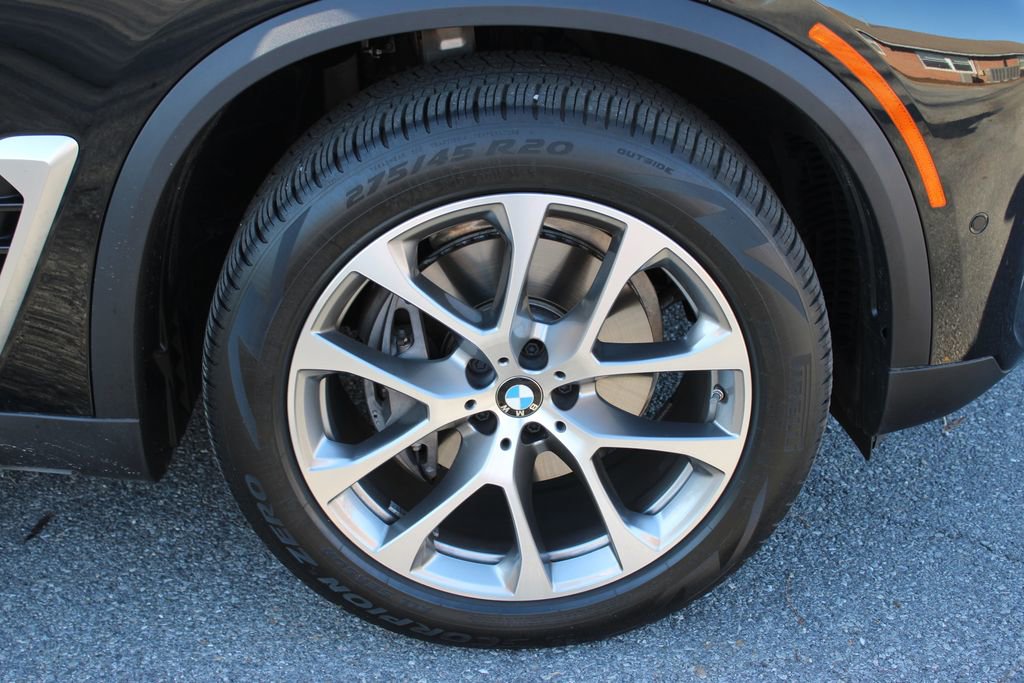 Used 2024 BMW X5 xDrive40i w/ Premium Package image 35