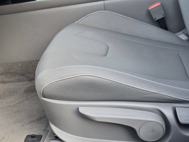 Certified 2025 Hyundai Elantra SEL FWD image 23