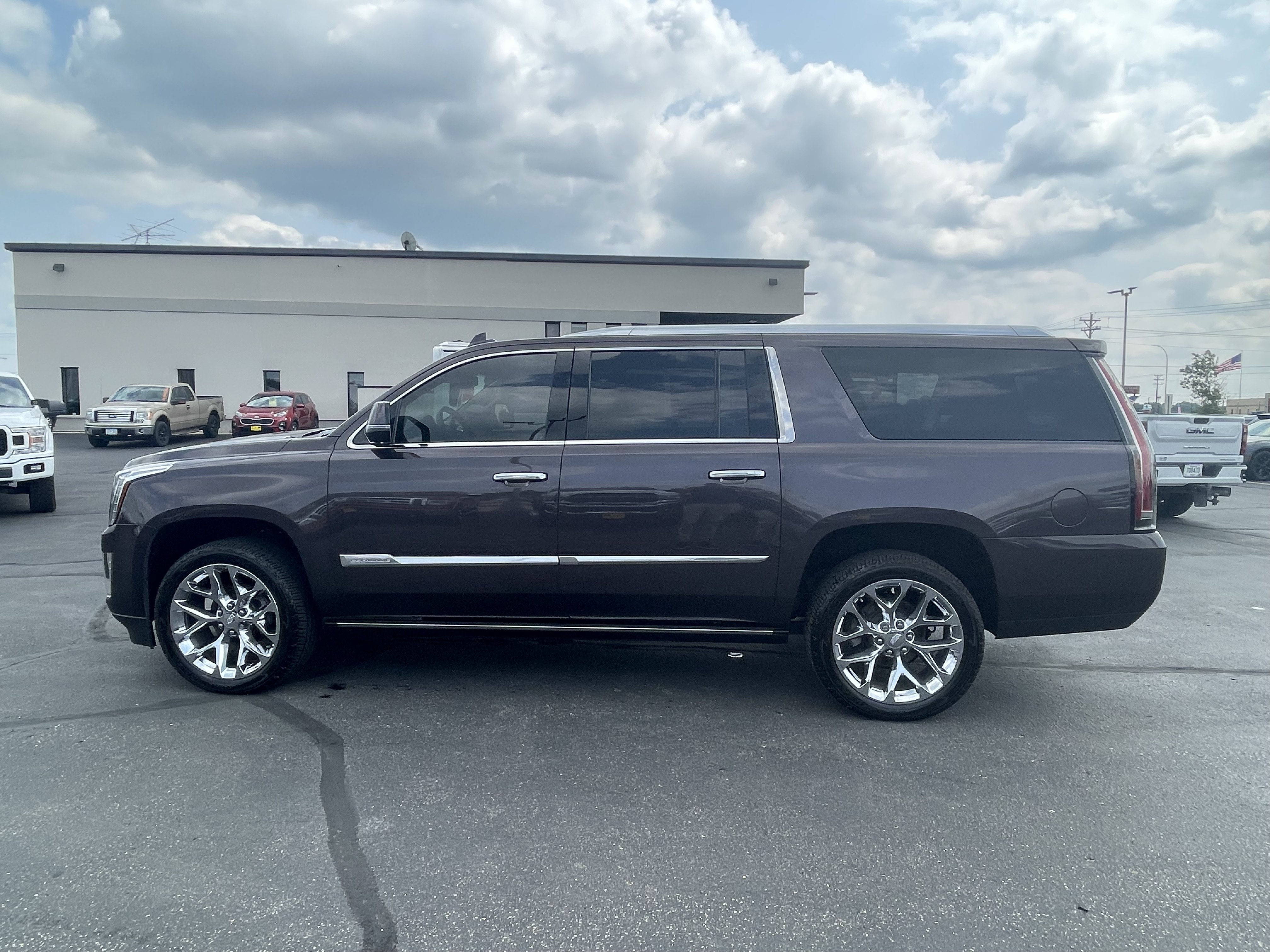 Used 2016 Cadillac Escalade ESV Premium AWD/4WD image 5