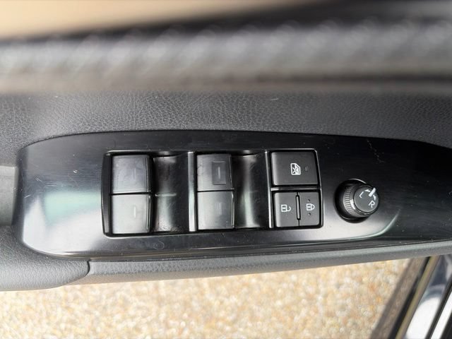 Used 2025 Toyota Camry SE FWD image 16