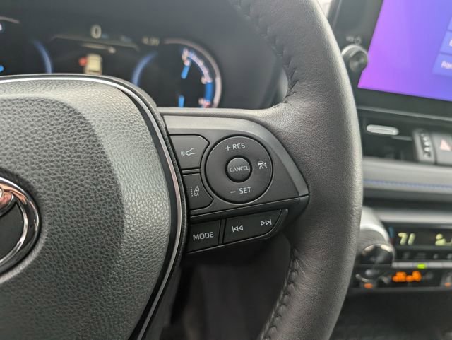 Used 2025 Toyota RAV4 XSE image 18