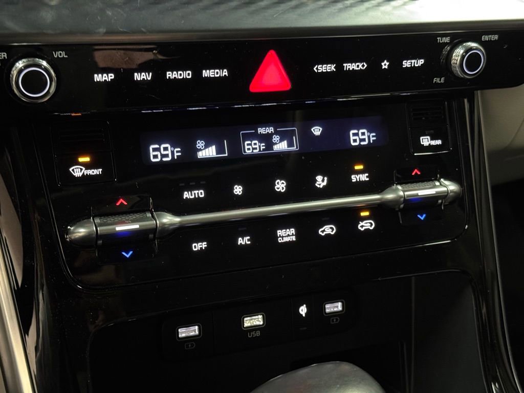 Used 2024 Kia Carnival SX Prestige image 24