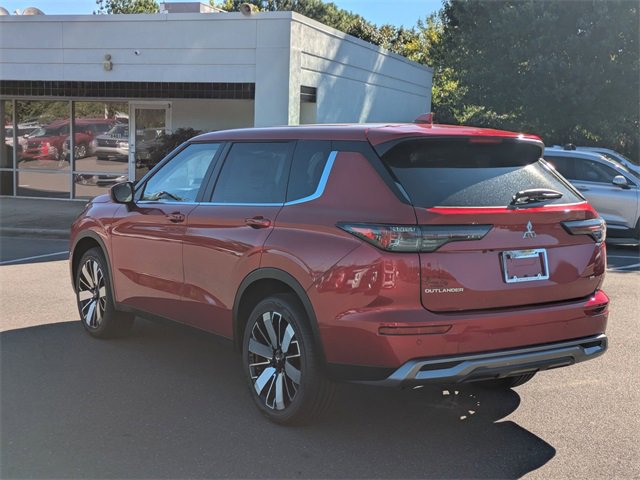 New 2025 Mitsubishi Outlander SE image 5