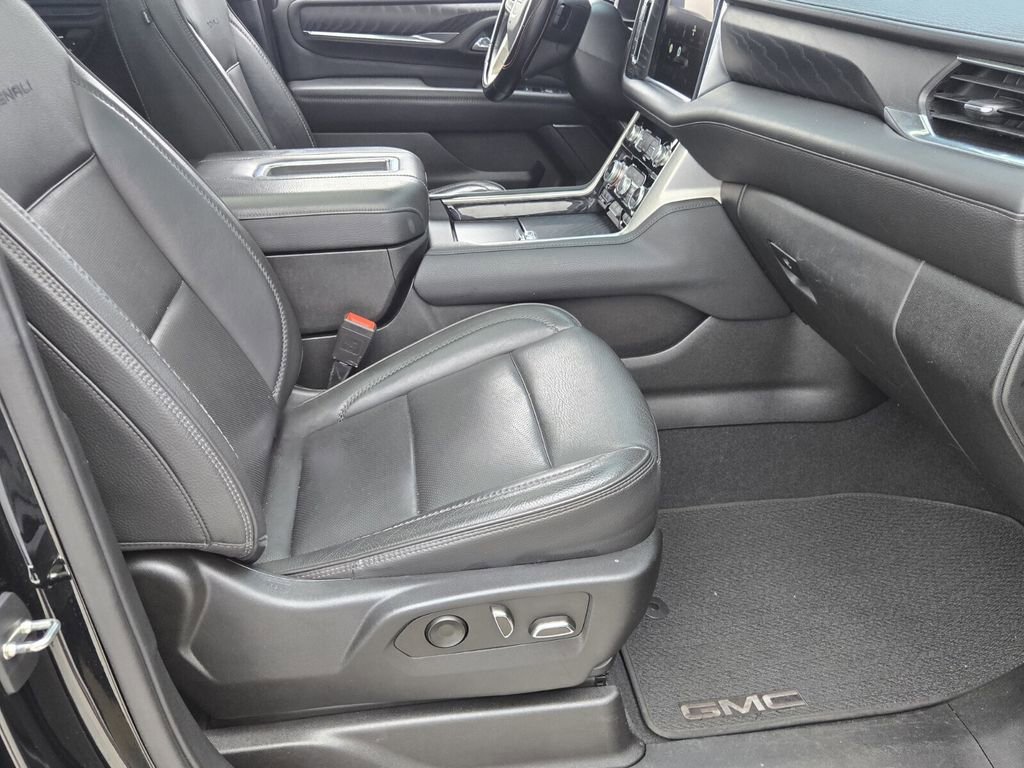 Used 2023 GMC Yukon Denali RWD image 20