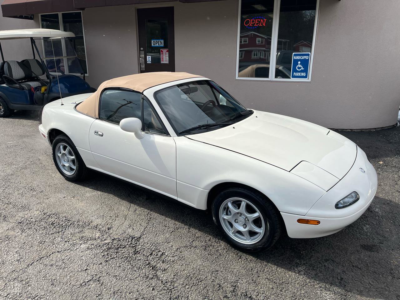 Used 1994 MAZDA MX-5 Miata M-Edition image 9