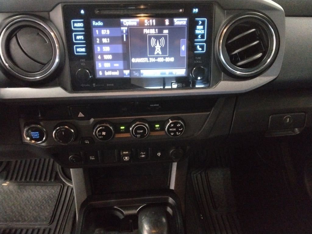 Used 2018 Toyota Tacoma TRD Off-Road image 19