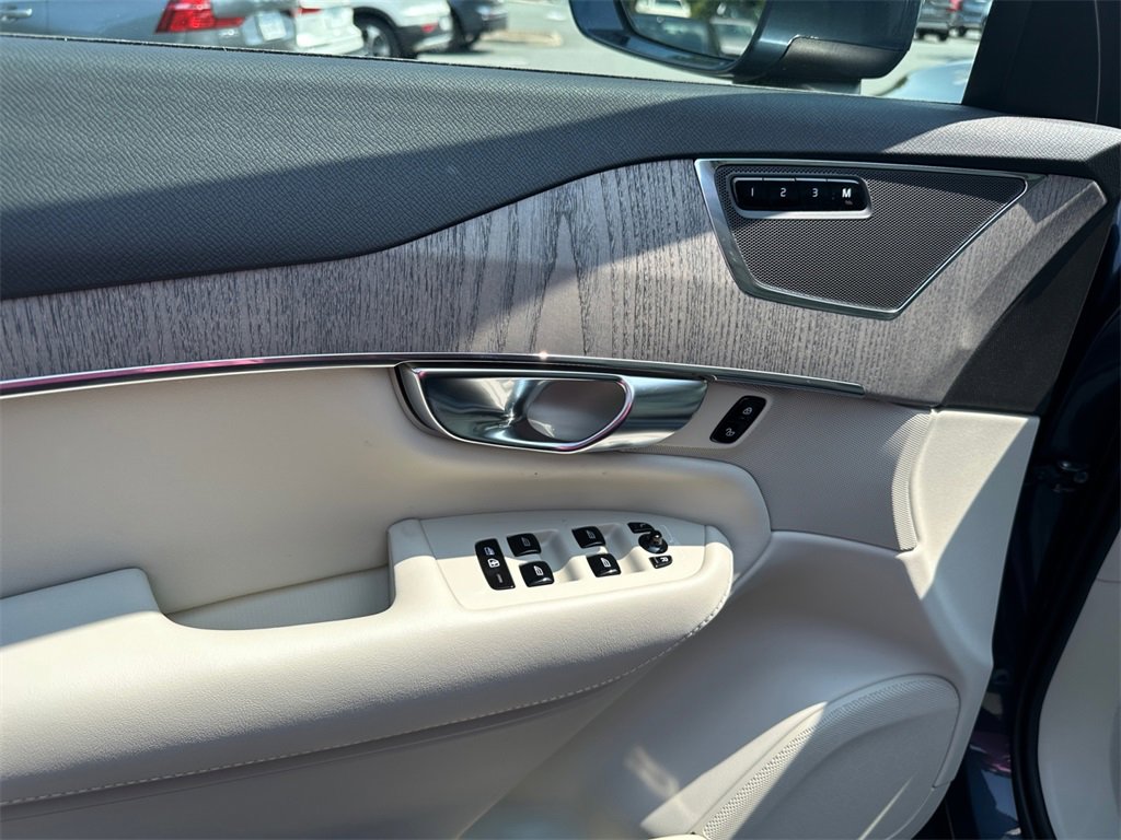 New 2025 Volvo XC90 B6 Plus w/ Protection Package Premier image 30