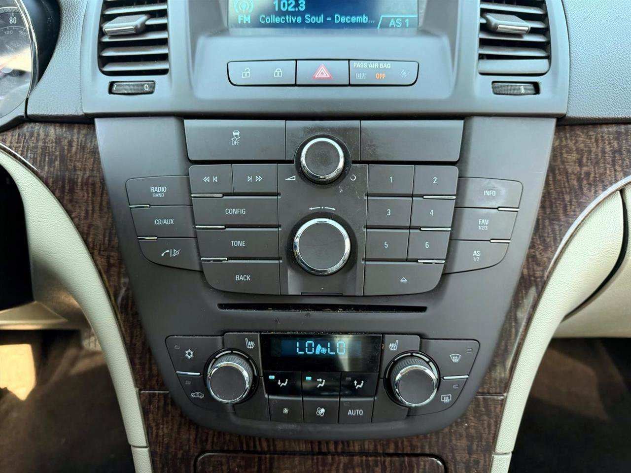 Used 2012 Buick Regal Leather FWD image 18