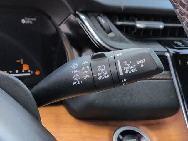 Used 2023 Jeep Grand Cherokee Summit AWD/4WD image 27
