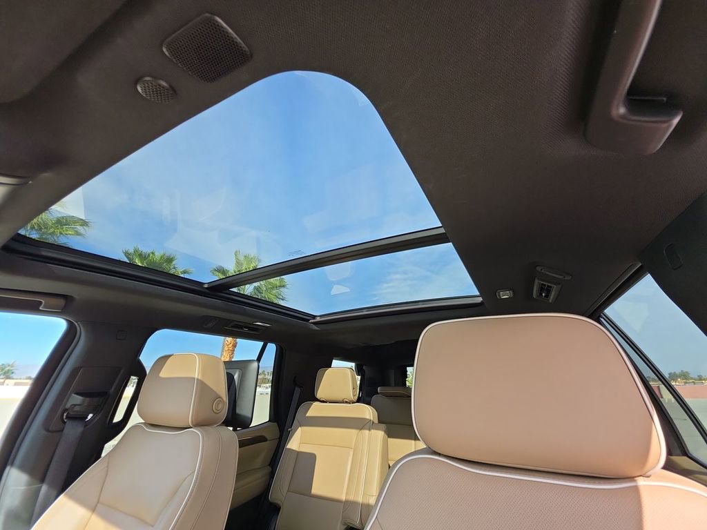 Used 2023 Chevrolet Tahoe Premier w/ Premium Package image 19