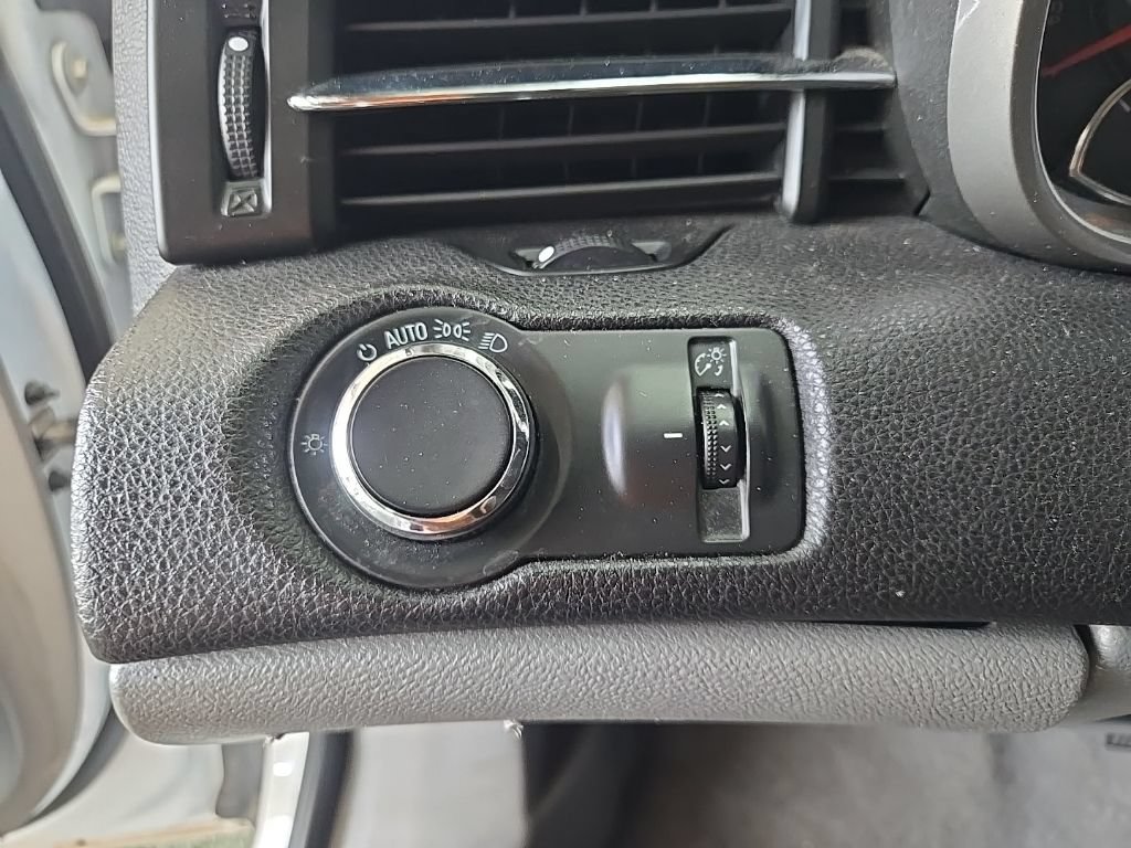Used 2015 Chevrolet Malibu LS FWD image 16