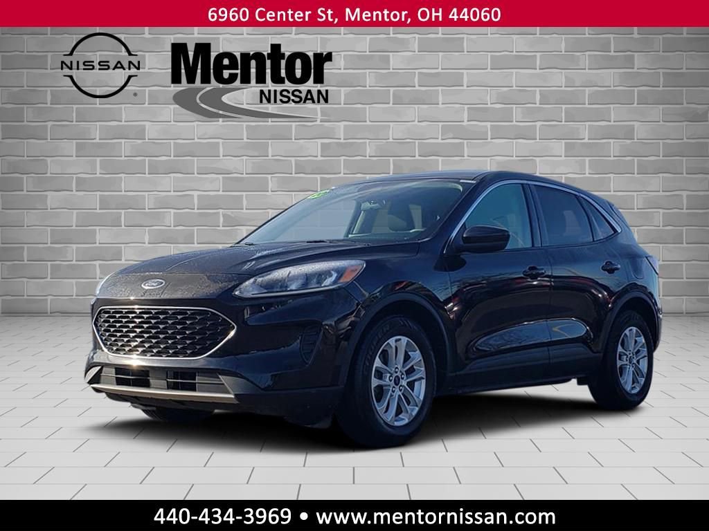Used 2020 Ford Escape SE image 3