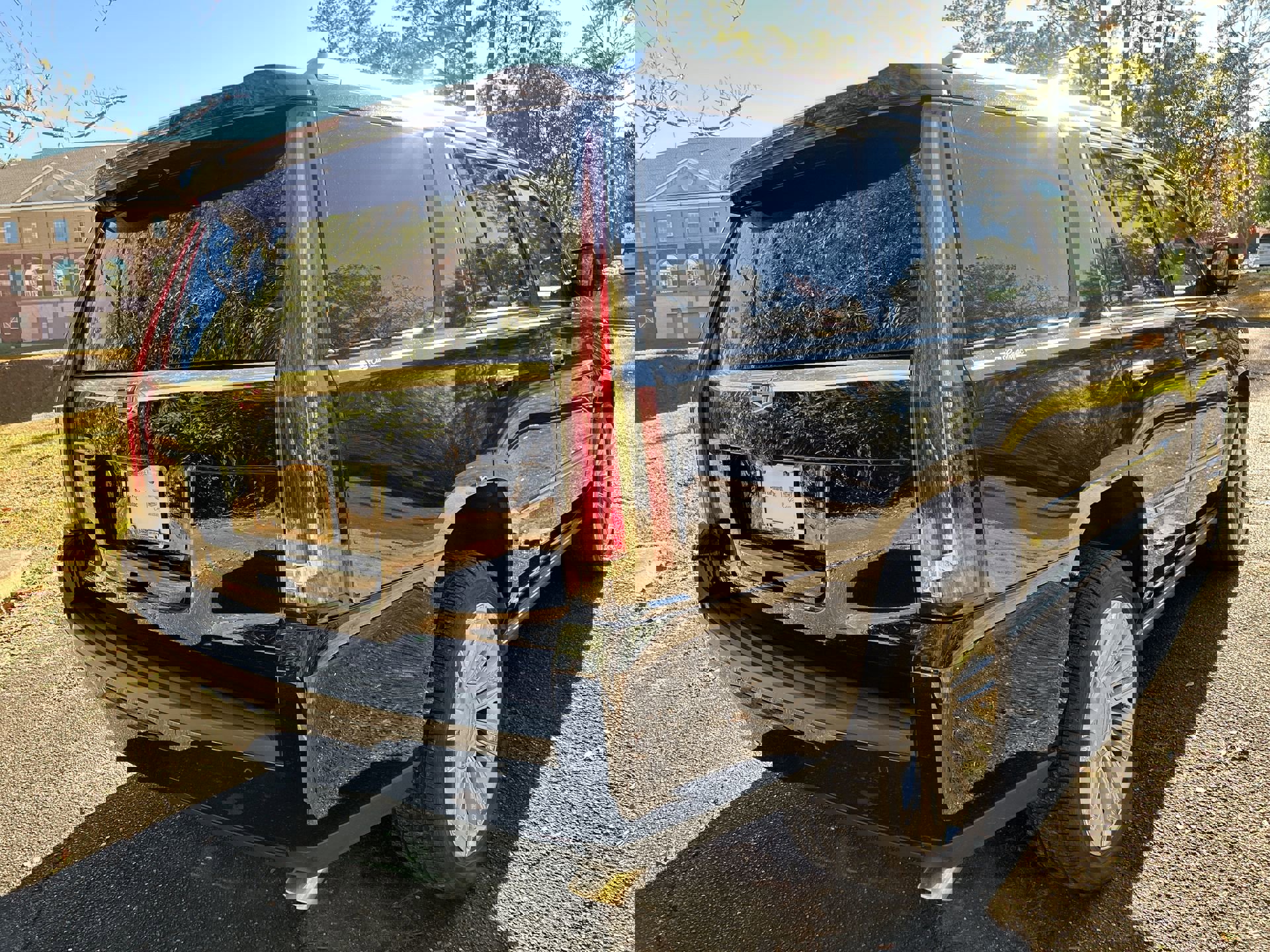 Used 2019 Cadillac Escalade Platinum image 7