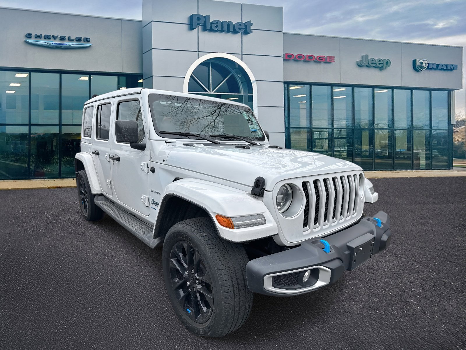 Used 2023 Jeep Wrangler Unlimited Sahara w/ Cold Weather Group video 1