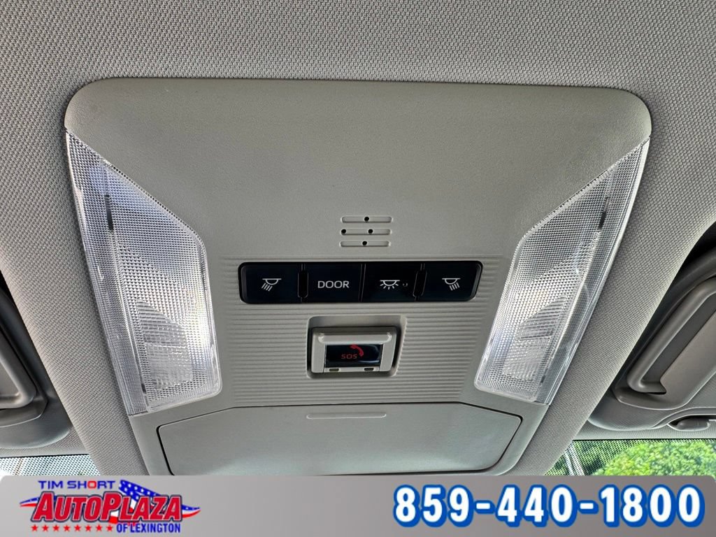 Used 2025 Toyota RAV4 XLE AWD/4WD image 32