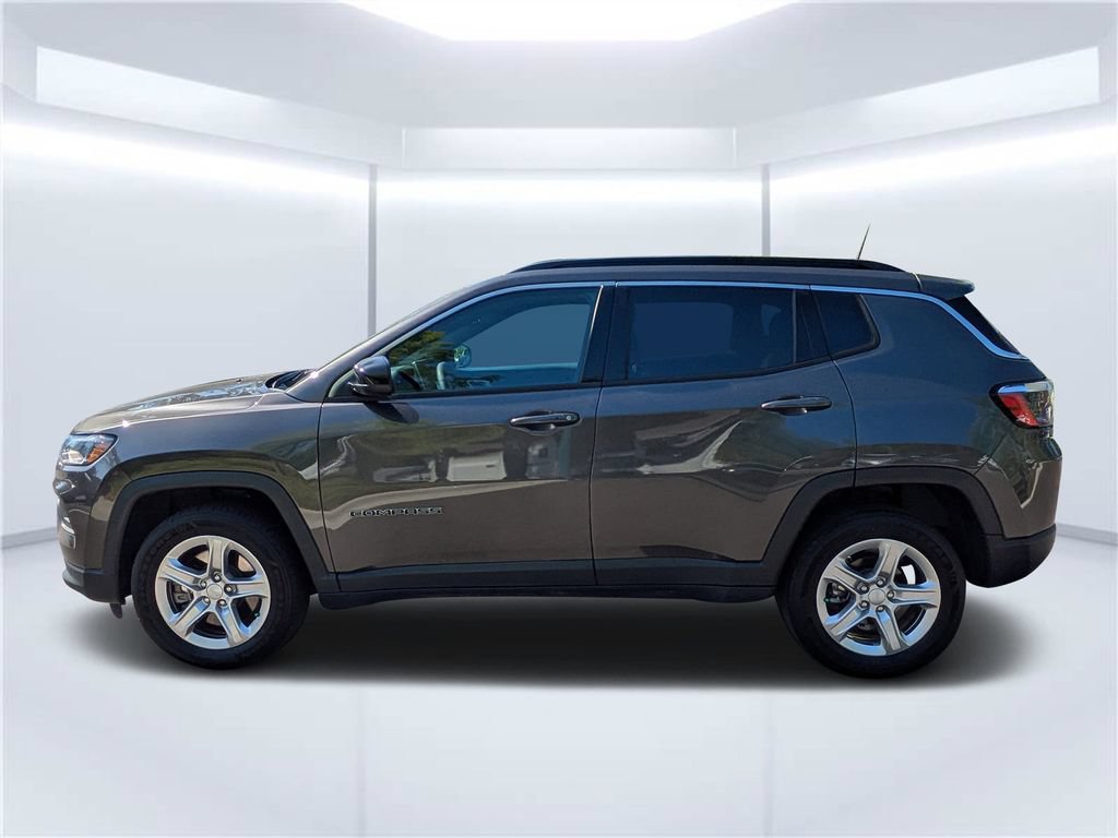 Used 2023 Jeep Compass Latitude w/ Convenience Group AWD/4WD image 6