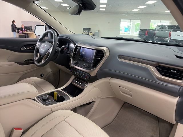 Used 2023 GMC Acadia Denali w/ Denali Technology Package AWD/4WD image 11