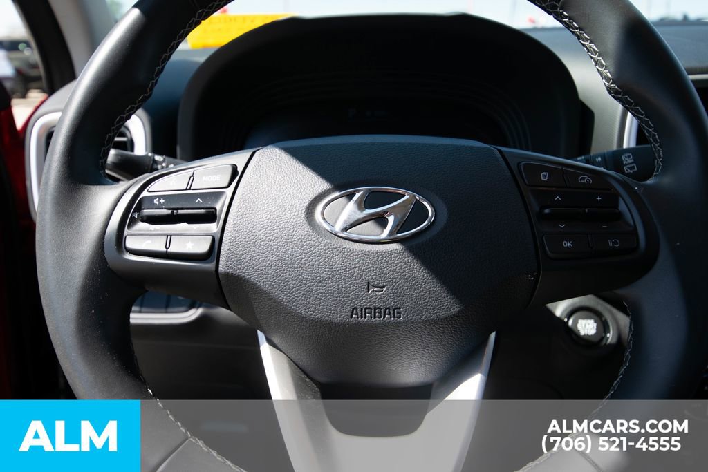 Used 2025 Hyundai Venue SEL FWD image 21