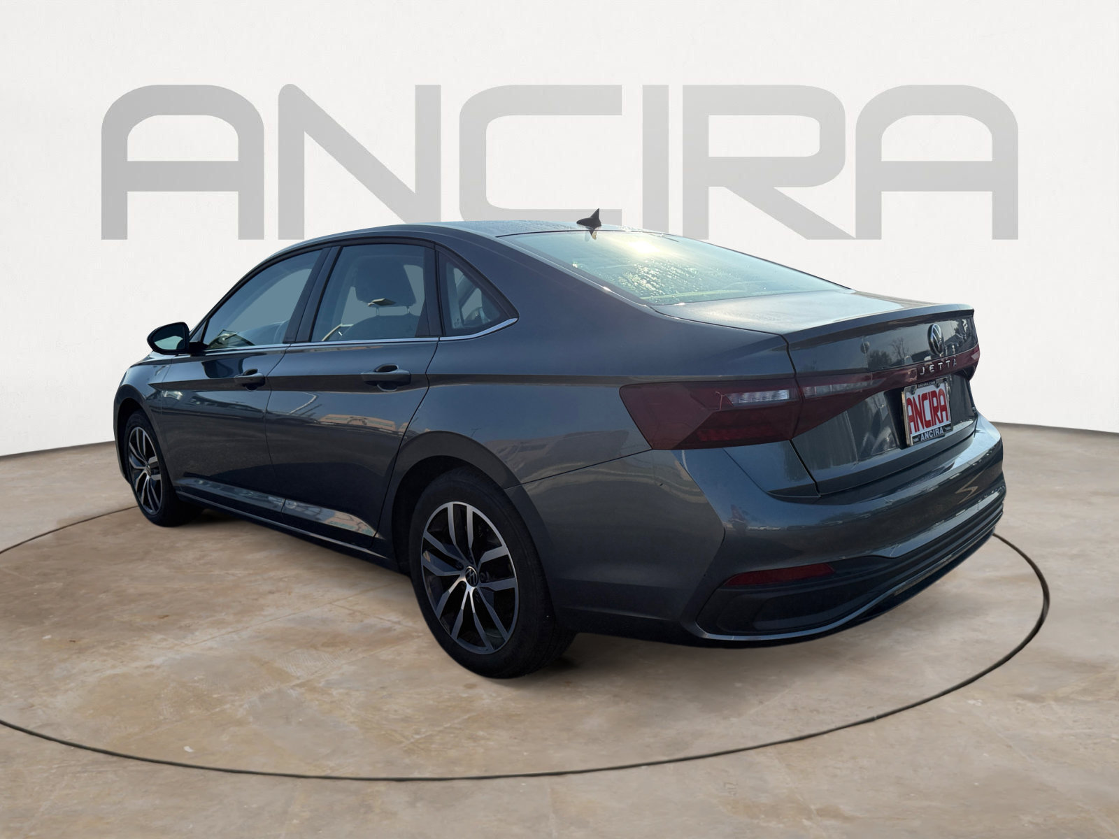 Used 2025 Volkswagen Jetta SE FWD image 5