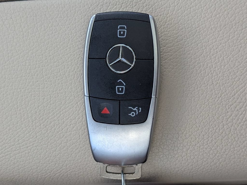 Certified 2021 Mercedes-Benz GLC 300 image 33