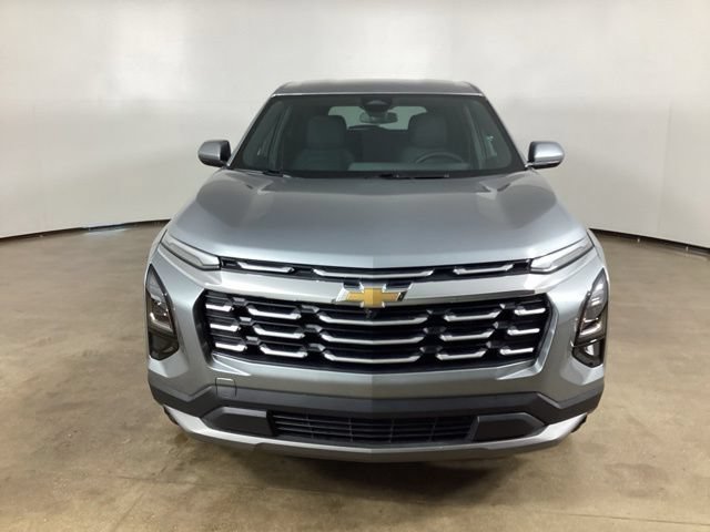 Used 2026 Chevrolet Equinox LT AWD/4WD image 2