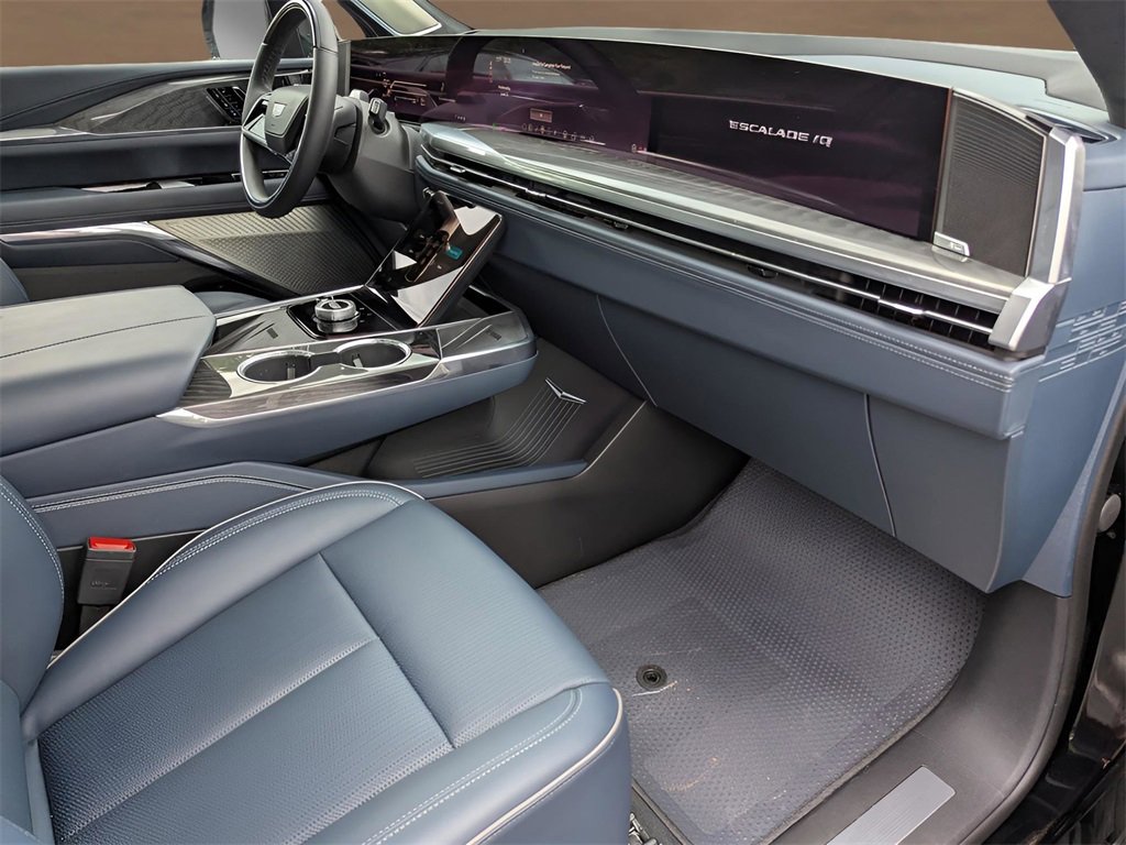 New 2025 Cadillac Escalade IQ Luxury 2 image 18