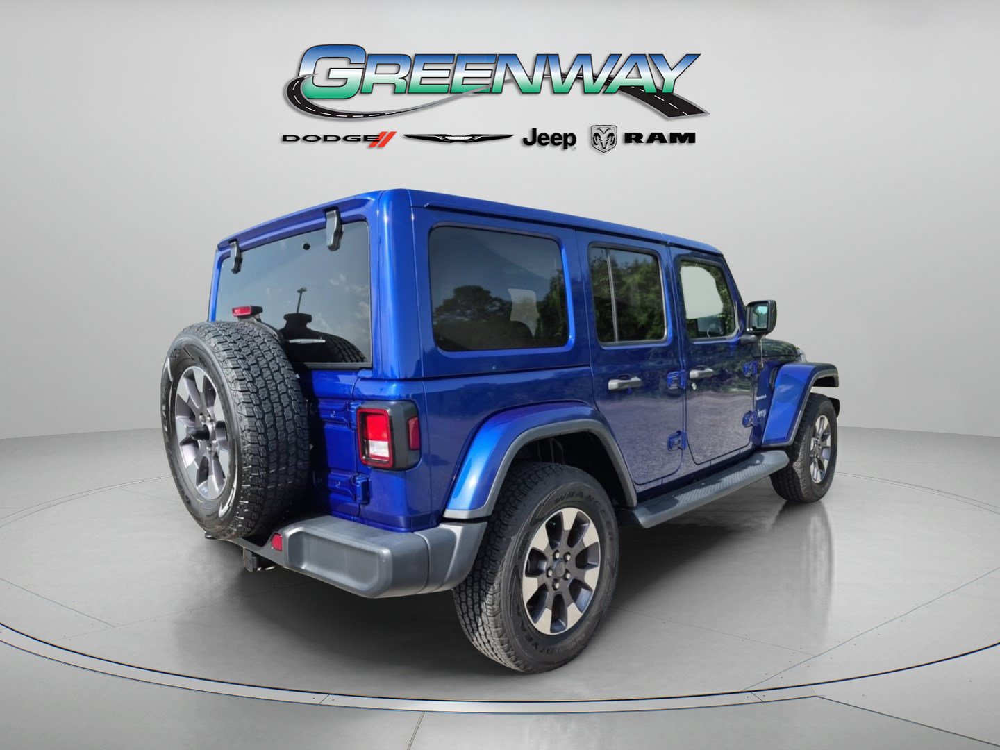 Used 2018 Jeep Wrangler Unlimited Sahara AWD/4WD image 3