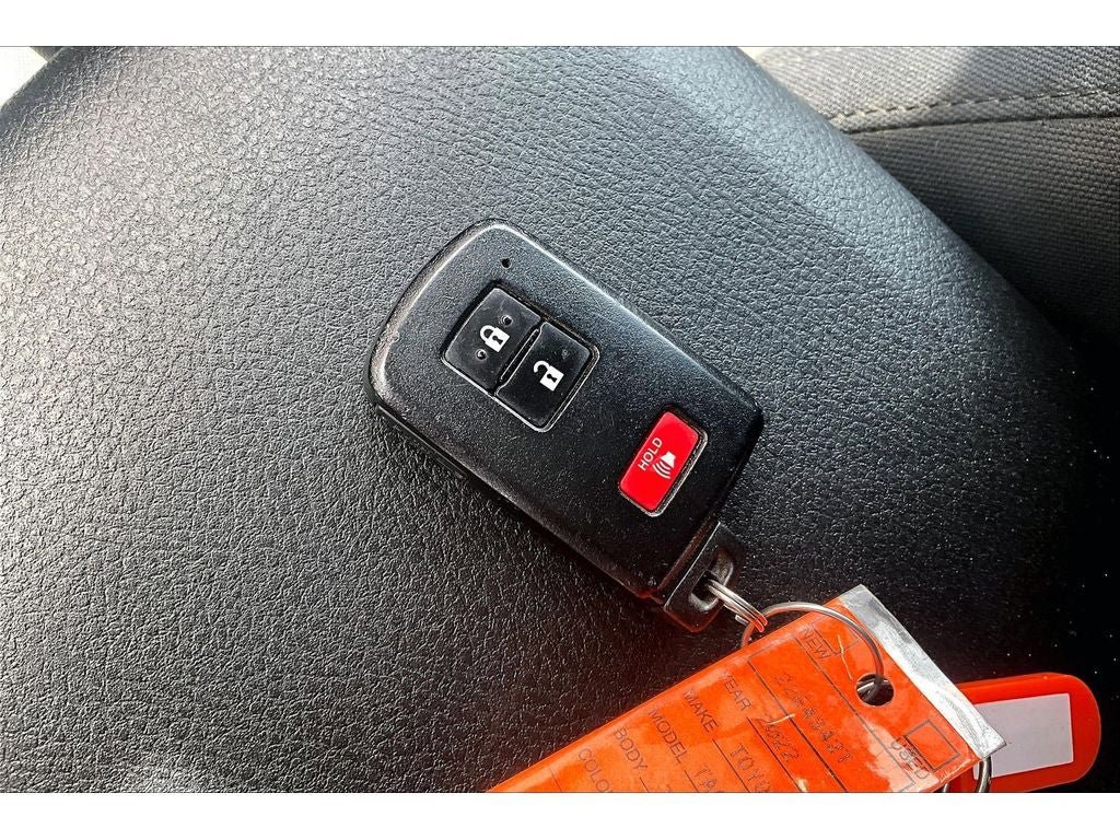 Used 2022 Toyota Tacoma TRD Off-Road AWD/4WD image 11