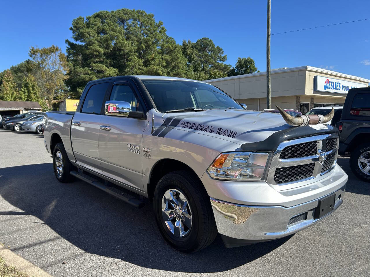 Used 2018 RAM 1500 Classic SLT image 3