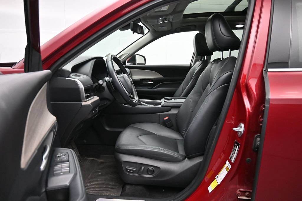 Used 2024 Toyota Grand Highlander AWD image 21