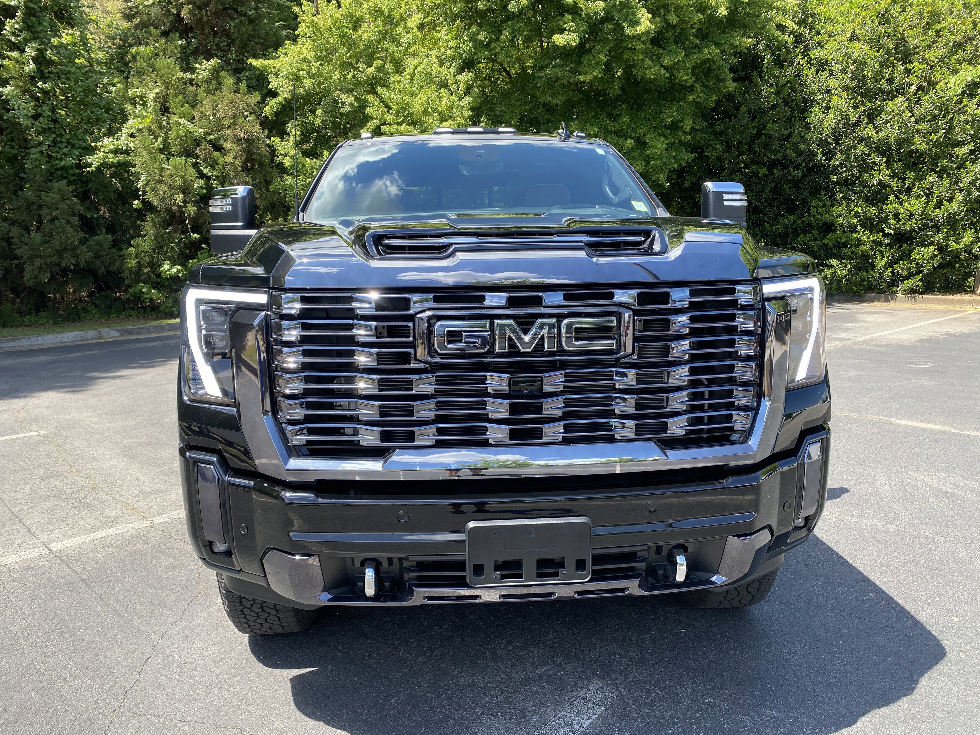 Used 2024 GMC Sierra 2500 Denali Ultimate image 3