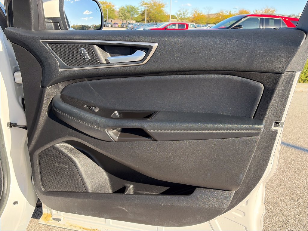 Used 2017 Ford Edge SEL w/ Equipment Group 201A AWD/4WD image 9