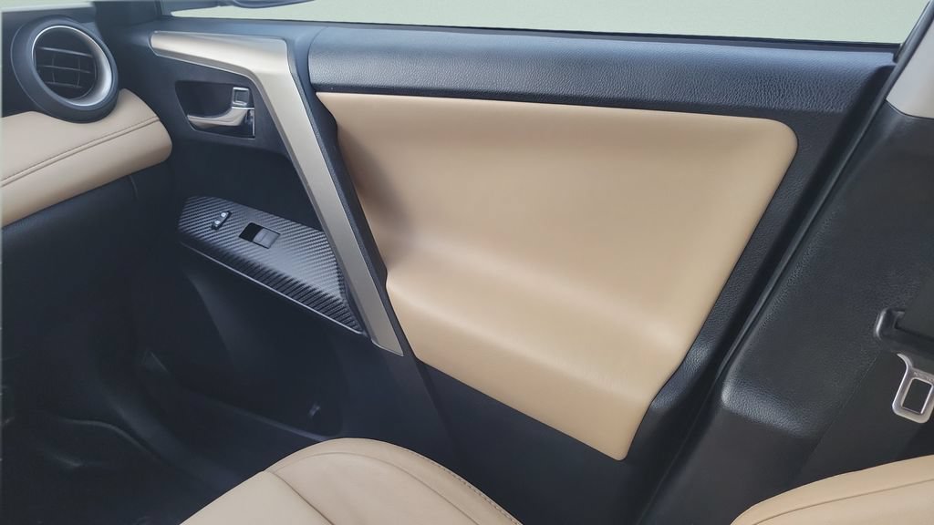 Used 2015 Toyota RAV4 Limited w/ Technology Package FWD image 13