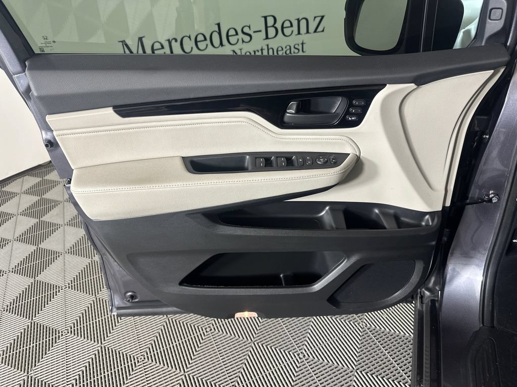 Used 2025 Honda Odyssey Touring image 10