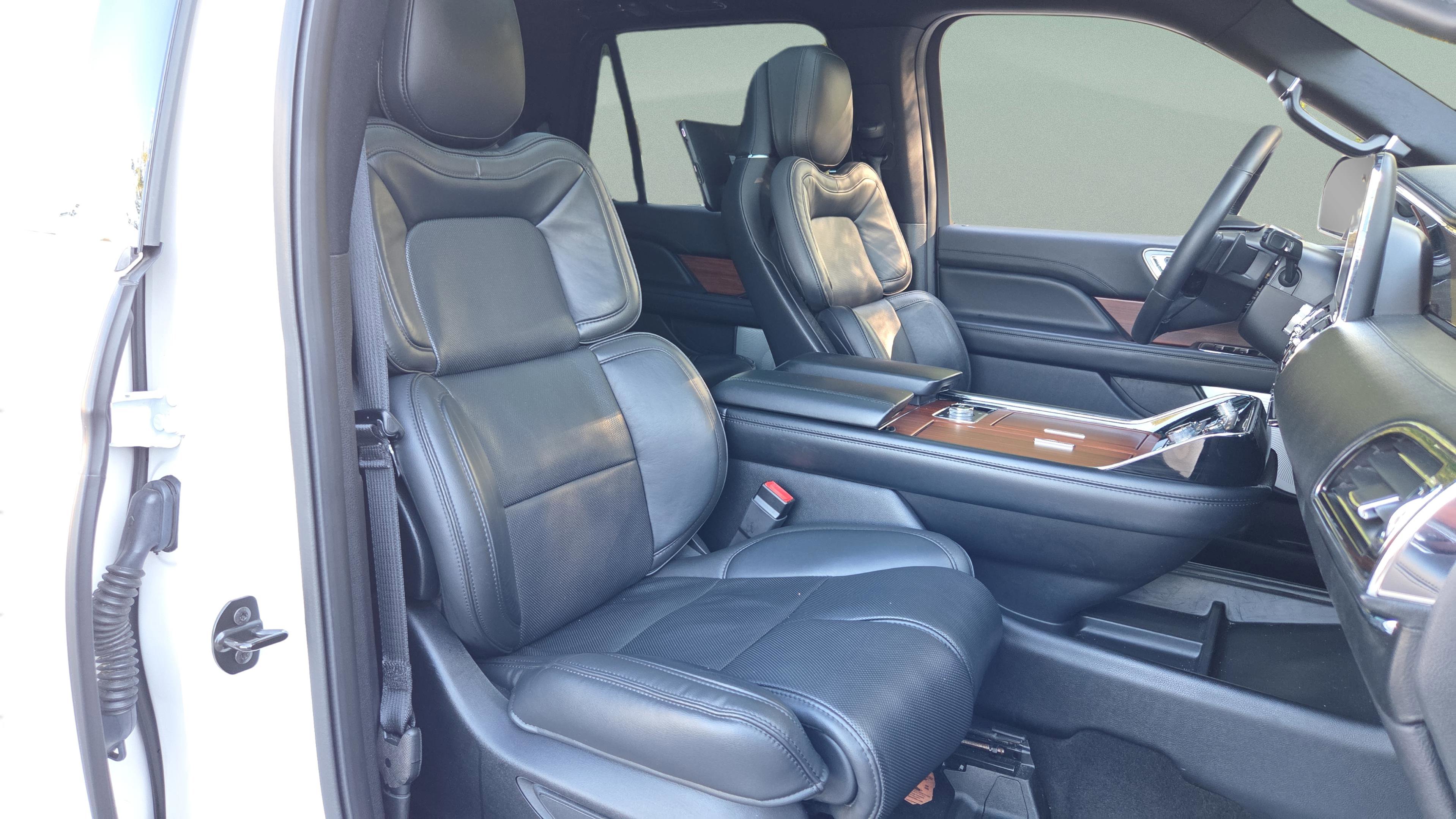 Used 2019 Lincoln Navigator Reserve AWD/4WD image 15