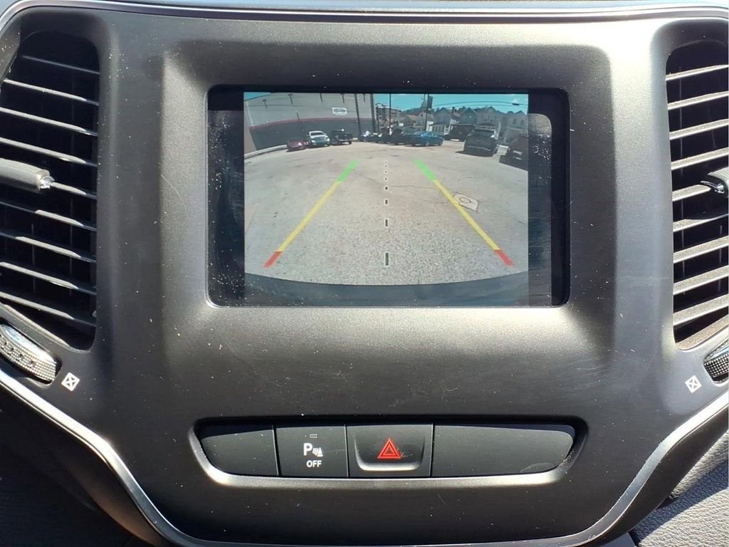 Used 2020 Jeep Cherokee Latitude Plus w/ Cold Weather Group image 25