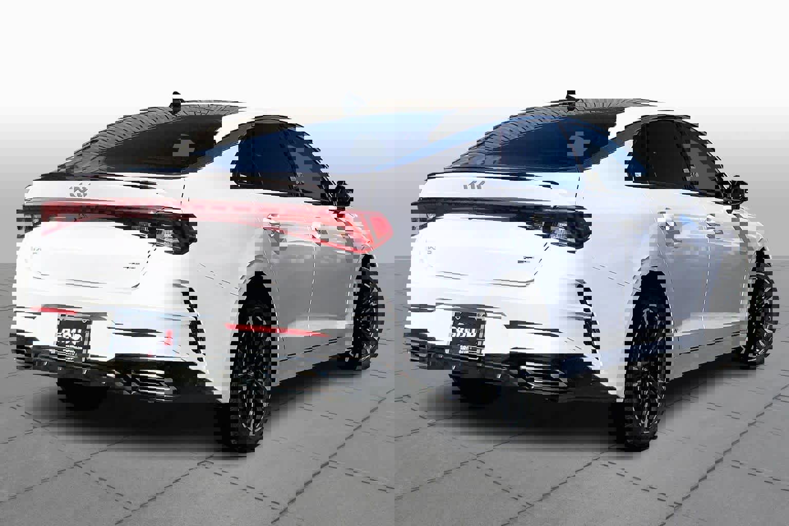 Used 2023 Kia K5 GT-Line image 11