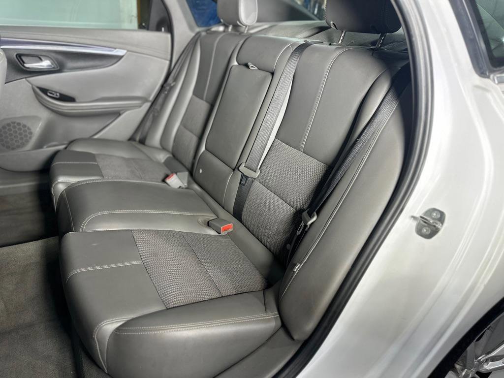 Used 2017 Chevrolet Impala LT FWD image 25