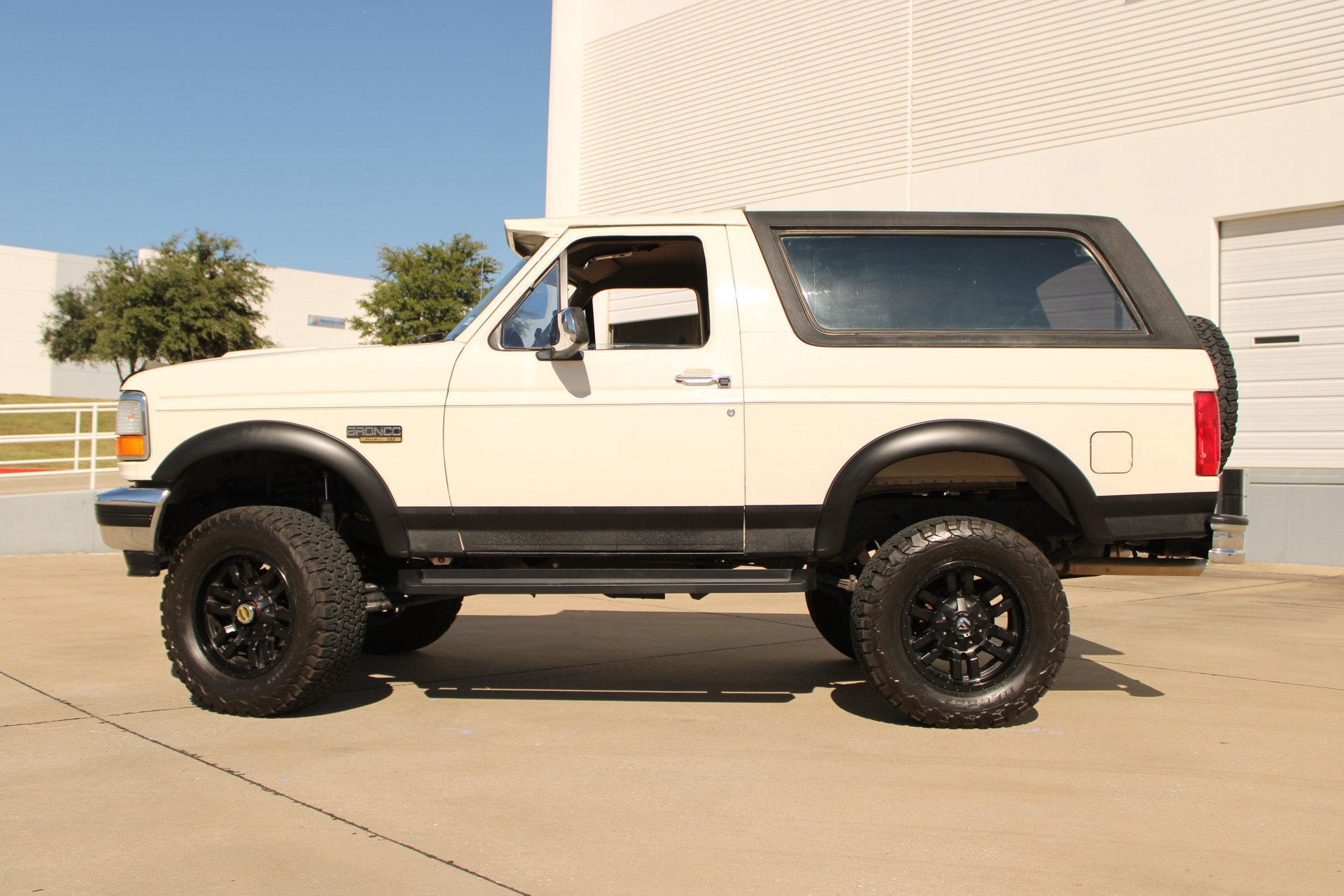 Used 1995 Ford Bronco Eddie Bauer AWD/4WD image 6
