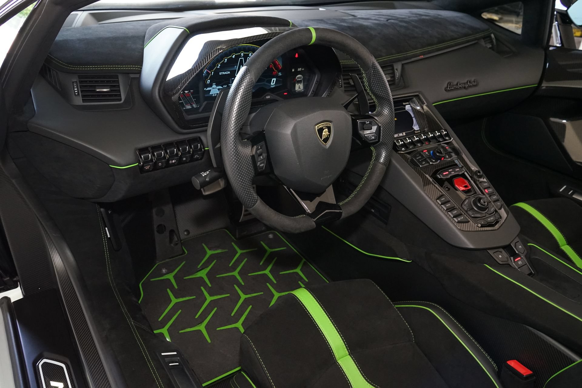 Used 2021 Lamborghini Aventador SVJ AWD/4WD image 19