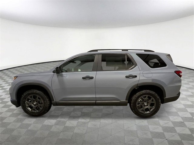 New 2025 Honda Pilot TrailSport image 3