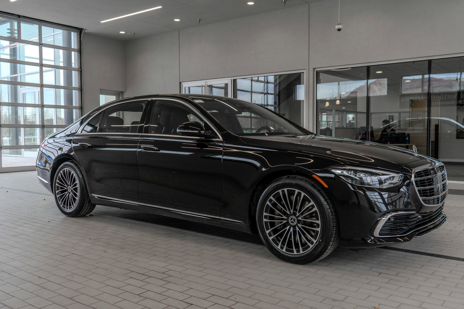 New 2025 Mercedes-Benz S 580 4MATIC Sedan image 12