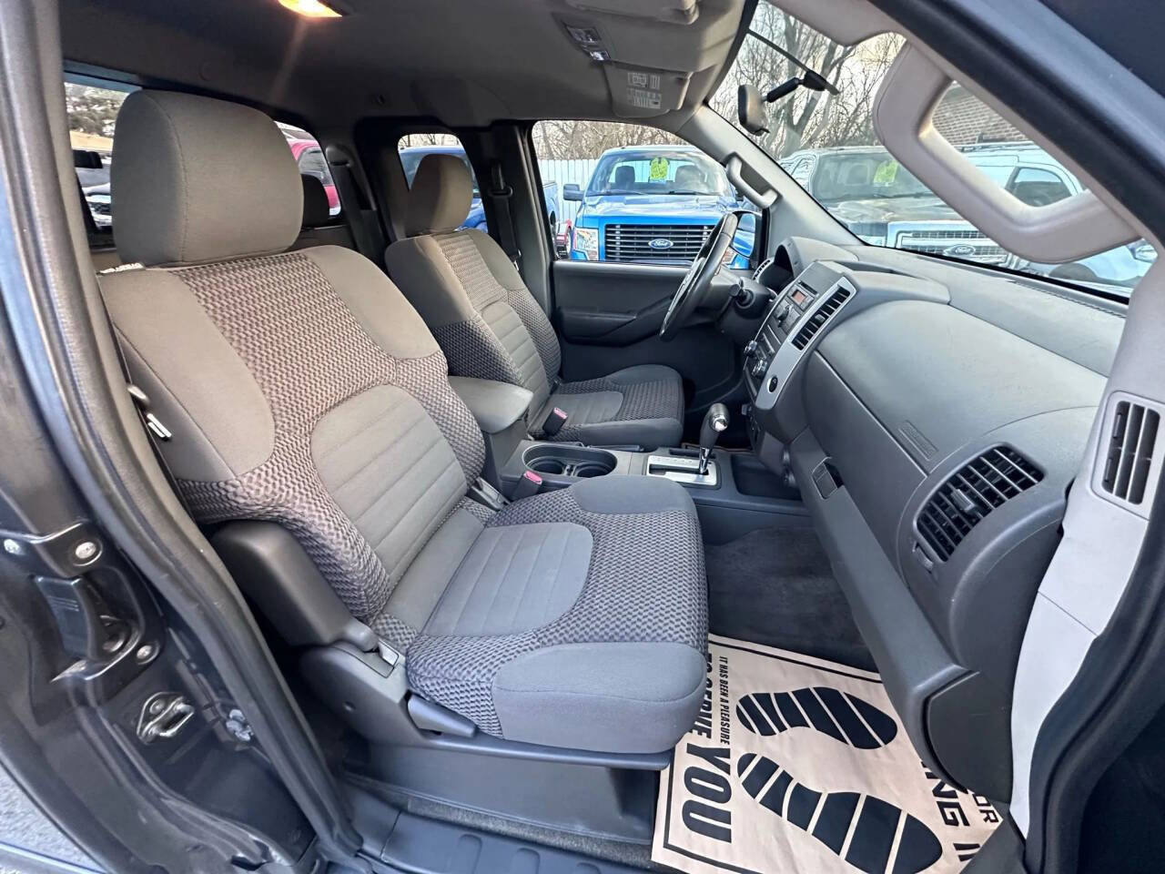 Used 2012 Nissan Frontier SV image 14