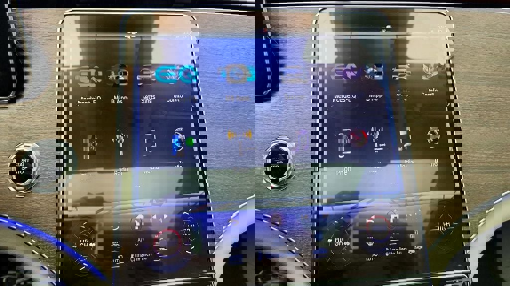 Used 2023 Mercedes-Benz EQS 450+ EQS 450+ Sedan with Active Amb image 18