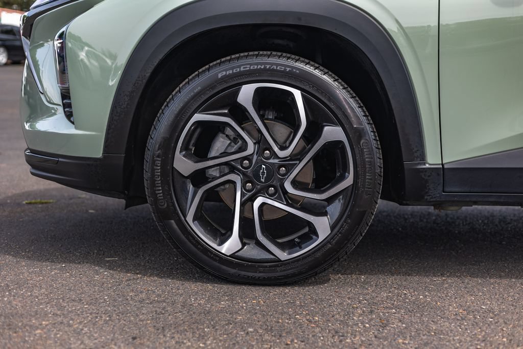 Used 2024 Chevrolet Trax RS w/ Sunroof Package FWD image 13