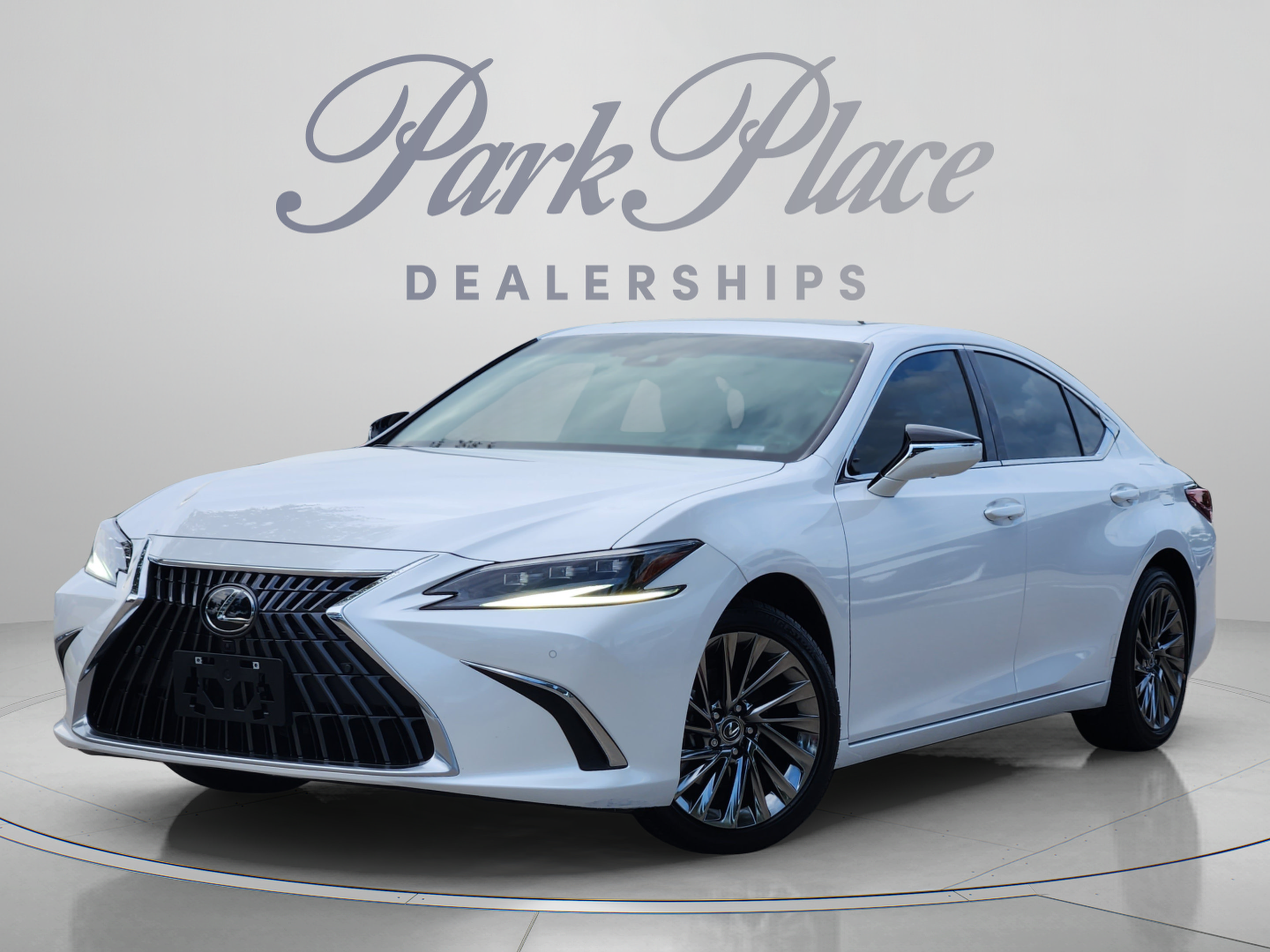 Used 2024 Lexus ES 300h Ultra Luxury w/ Accessory Package (Z2)
