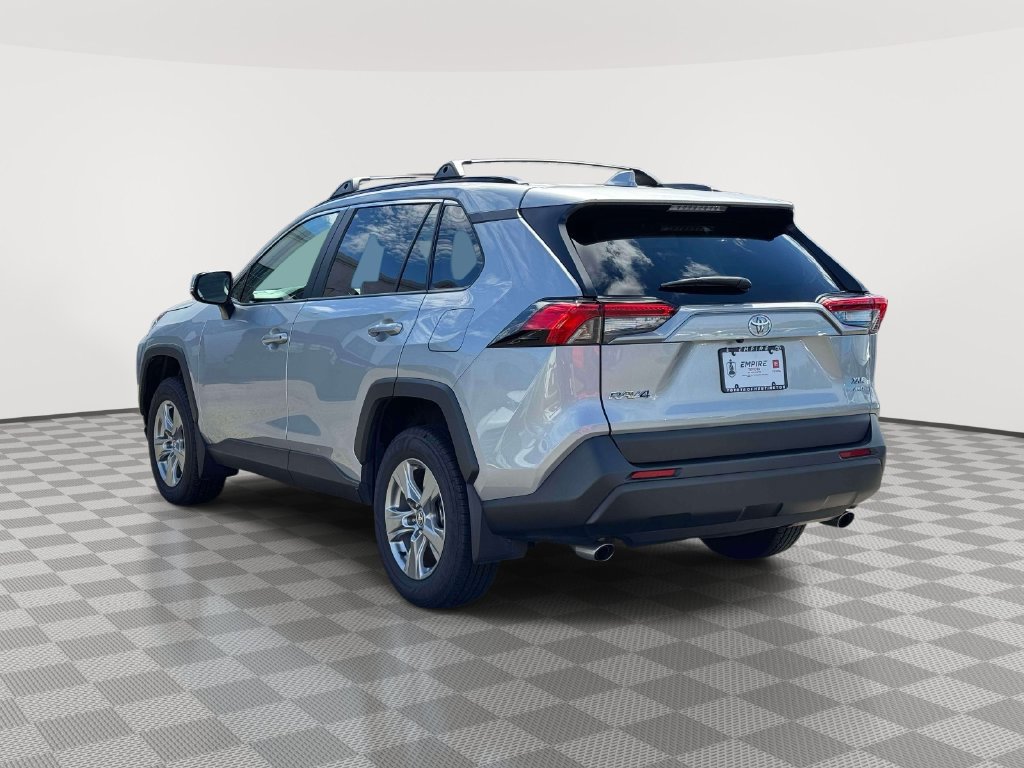 Used 2025 Toyota RAV4 XLE AWD/4WD image 5