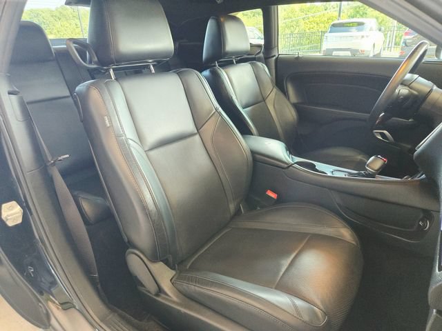 Used 2015 Dodge Challenger R/T Plus RWD image 18