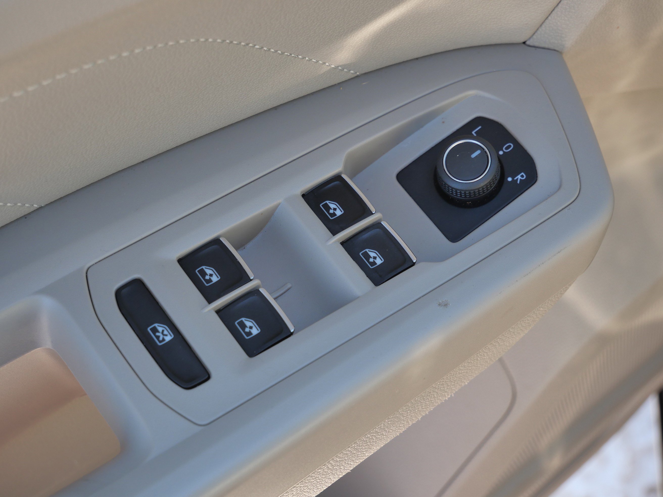 Used 2022 Volkswagen Atlas SE image 19